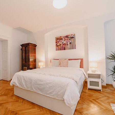 براشوف Anastasia Apartments With Parking المظهر الخارجي الصورة