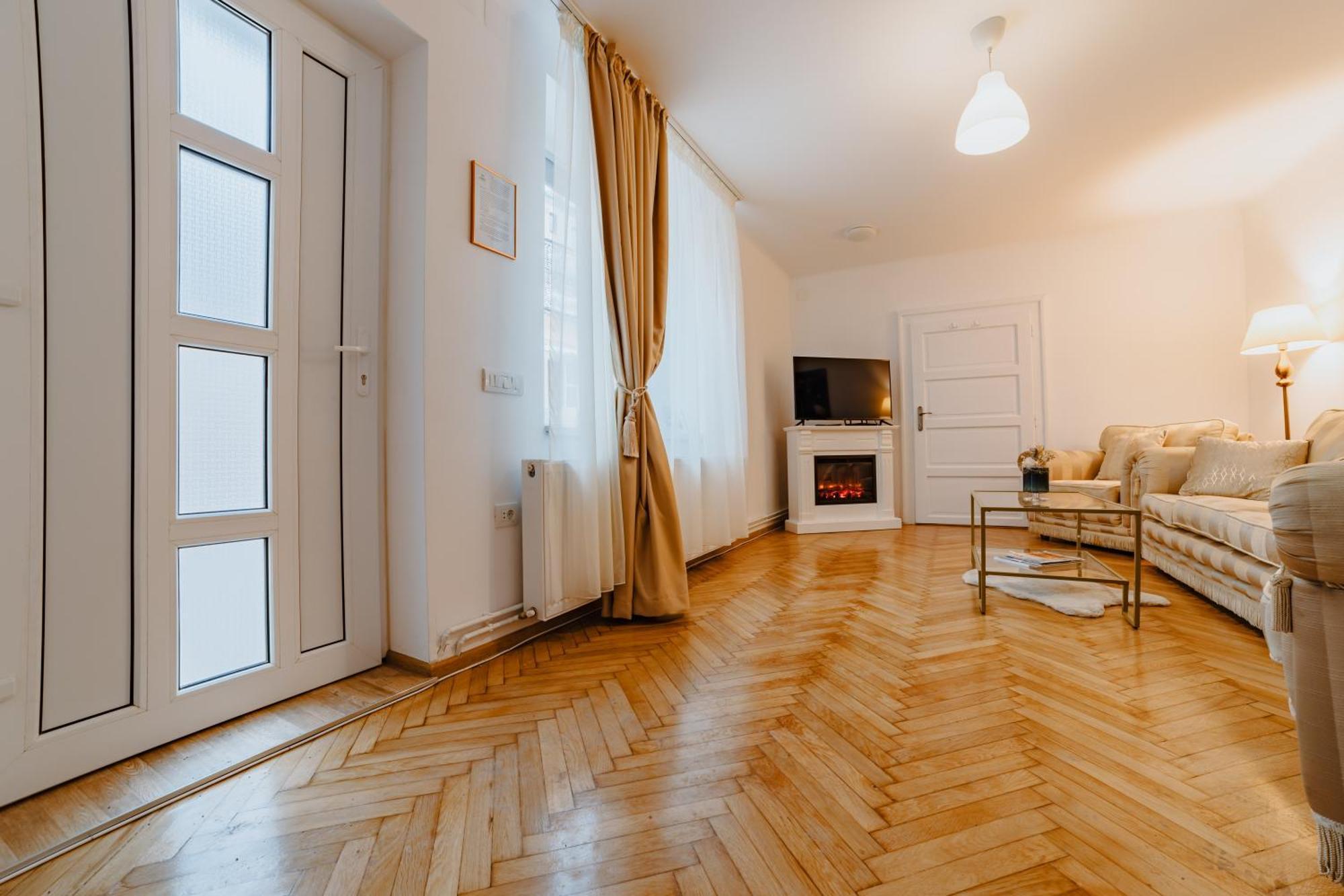 براشوف Anastasia Apartments With Parking المظهر الخارجي الصورة