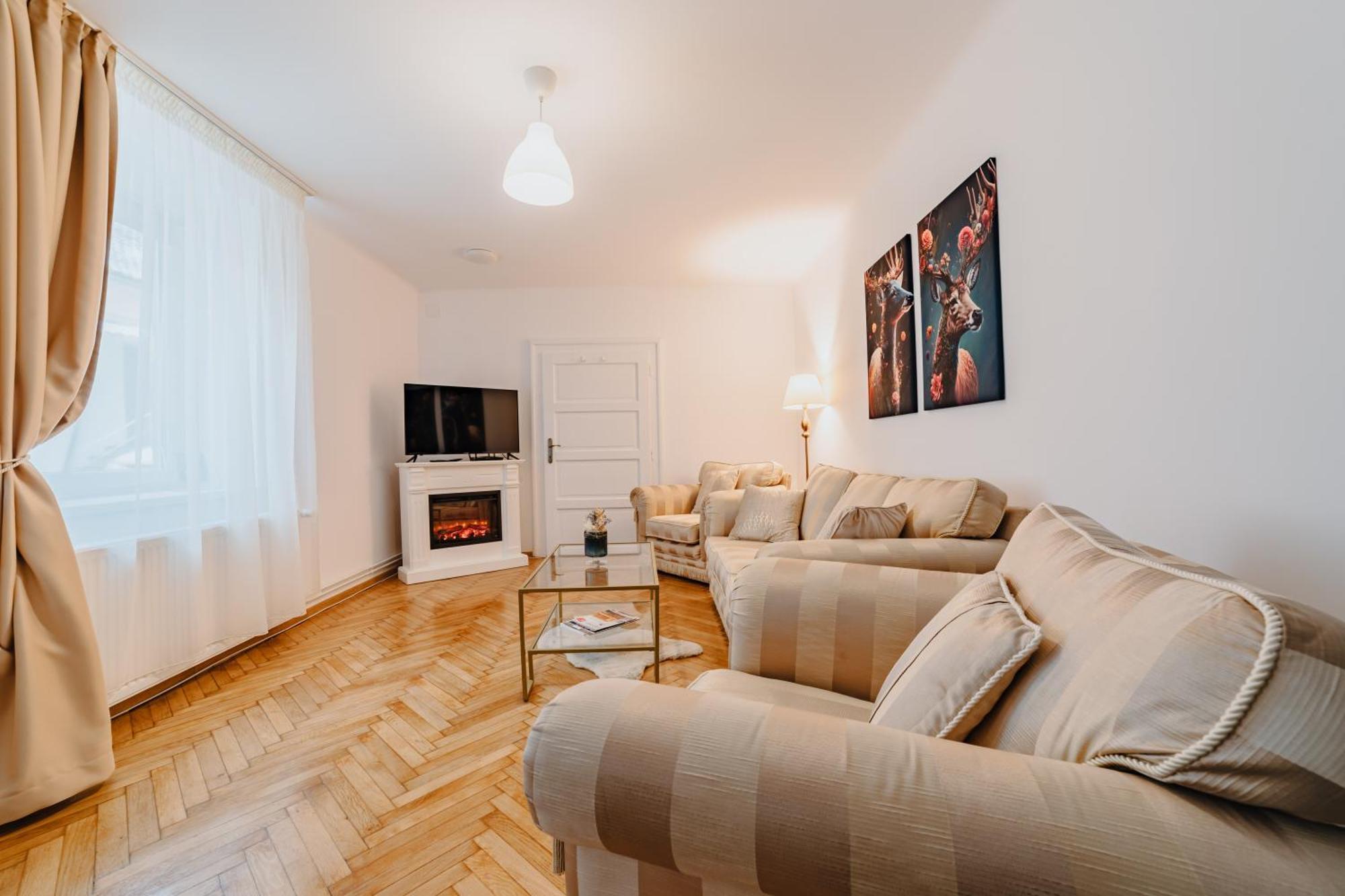 براشوف Anastasia Apartments With Parking المظهر الخارجي الصورة